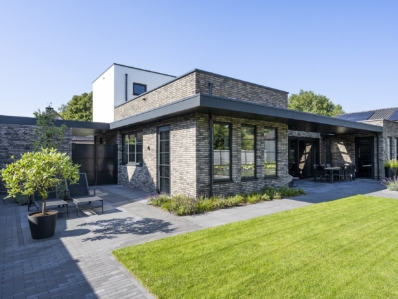 2021005_76254_003_010_web2000