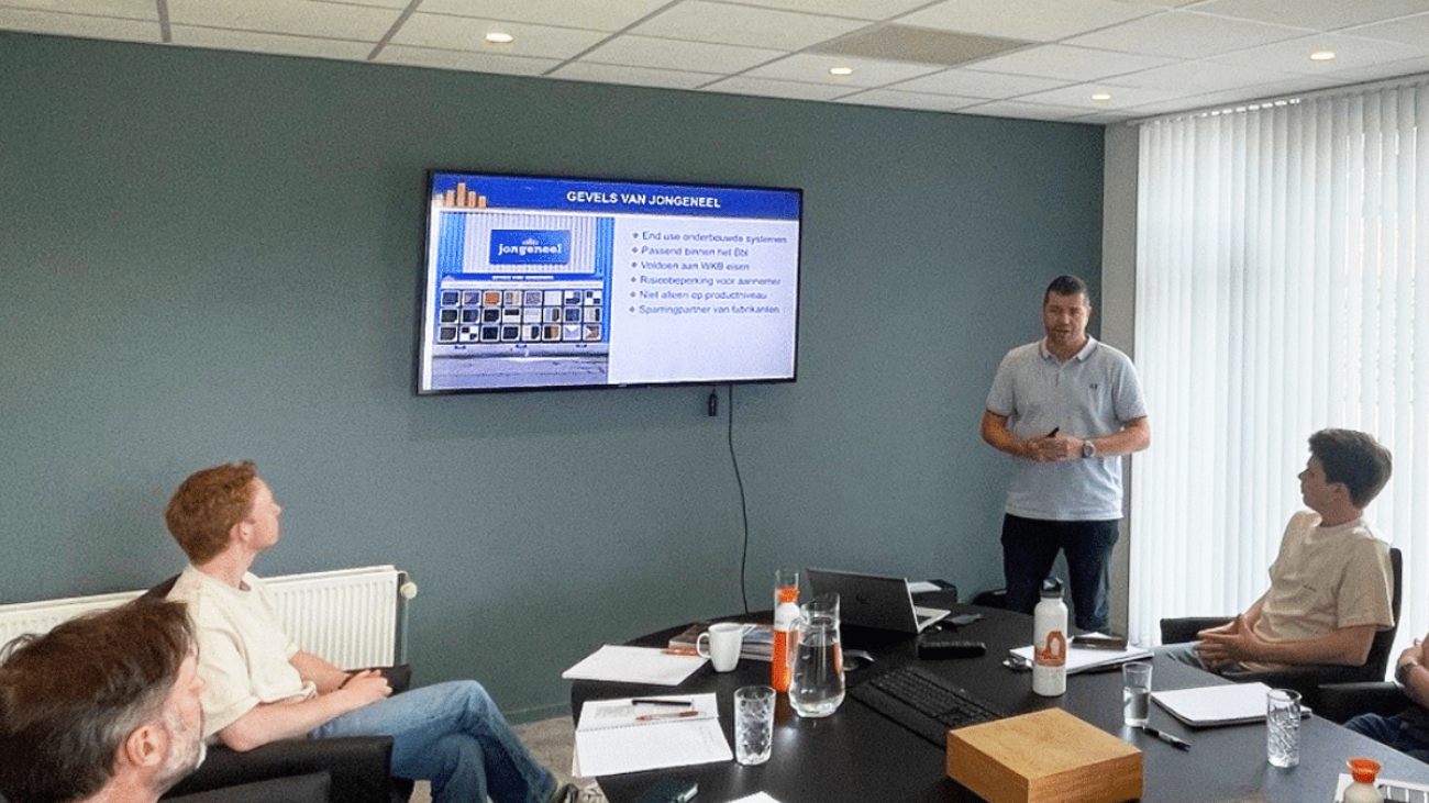 CIER Architecten tijdens inspiratiesessie over houten gevels met Jongeneel Breda, met focus op brandveiligheid, afwerking en esthetiek