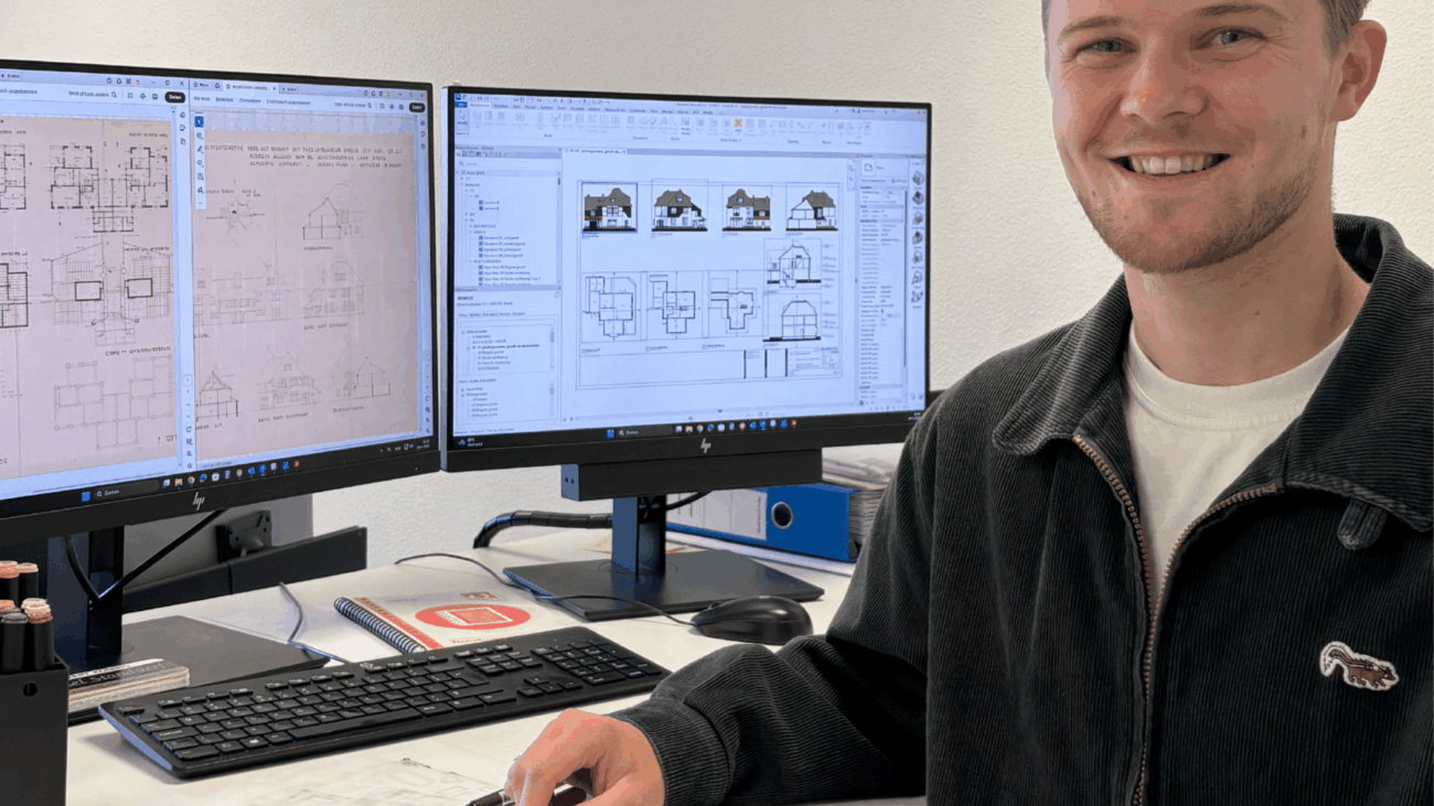 Kars als assistent ontwerper bij CIER Architecten aan het werk aan een ontwerp.